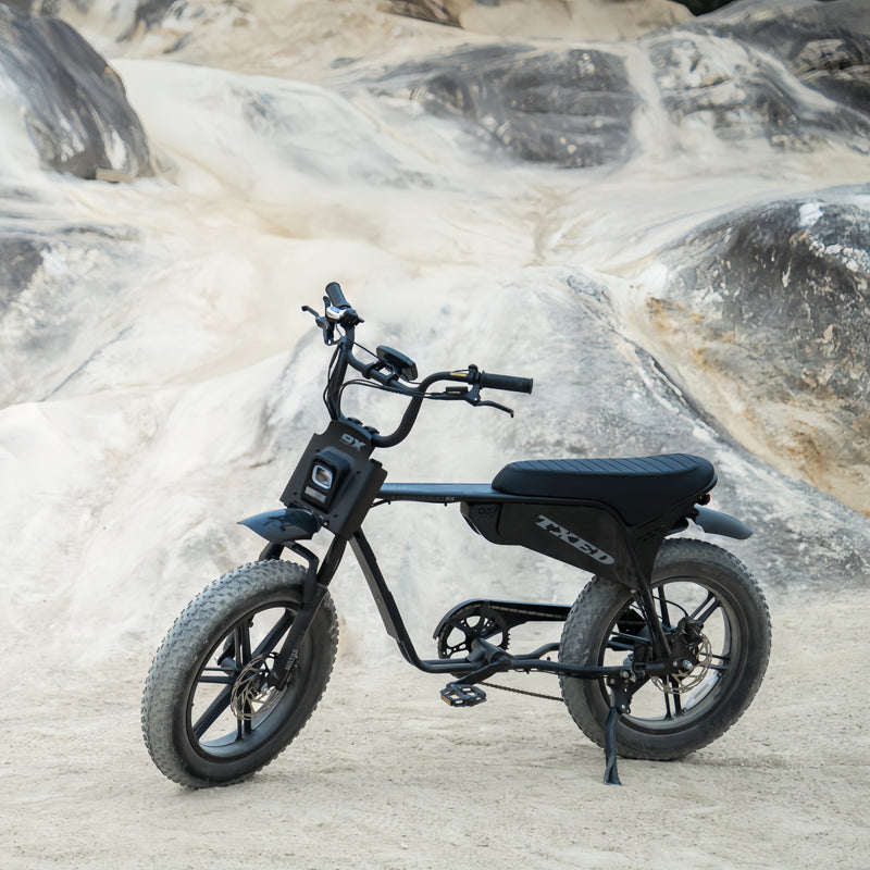 1500W peak hub motor on Maverick fat tire electric bike close-up detail