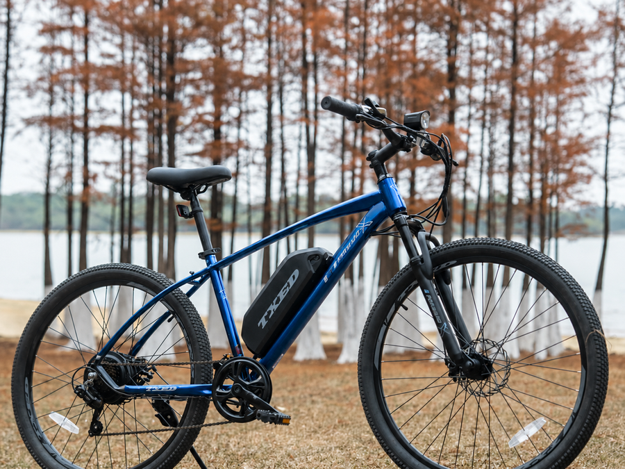TXED Trail Blue 04 lakeside riding lifestyle scene
