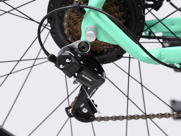 TXED Trail Mint Green 07 gears on light grey studio background