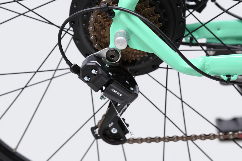 TXED Trail Mint Green 07 gears on light grey studio background